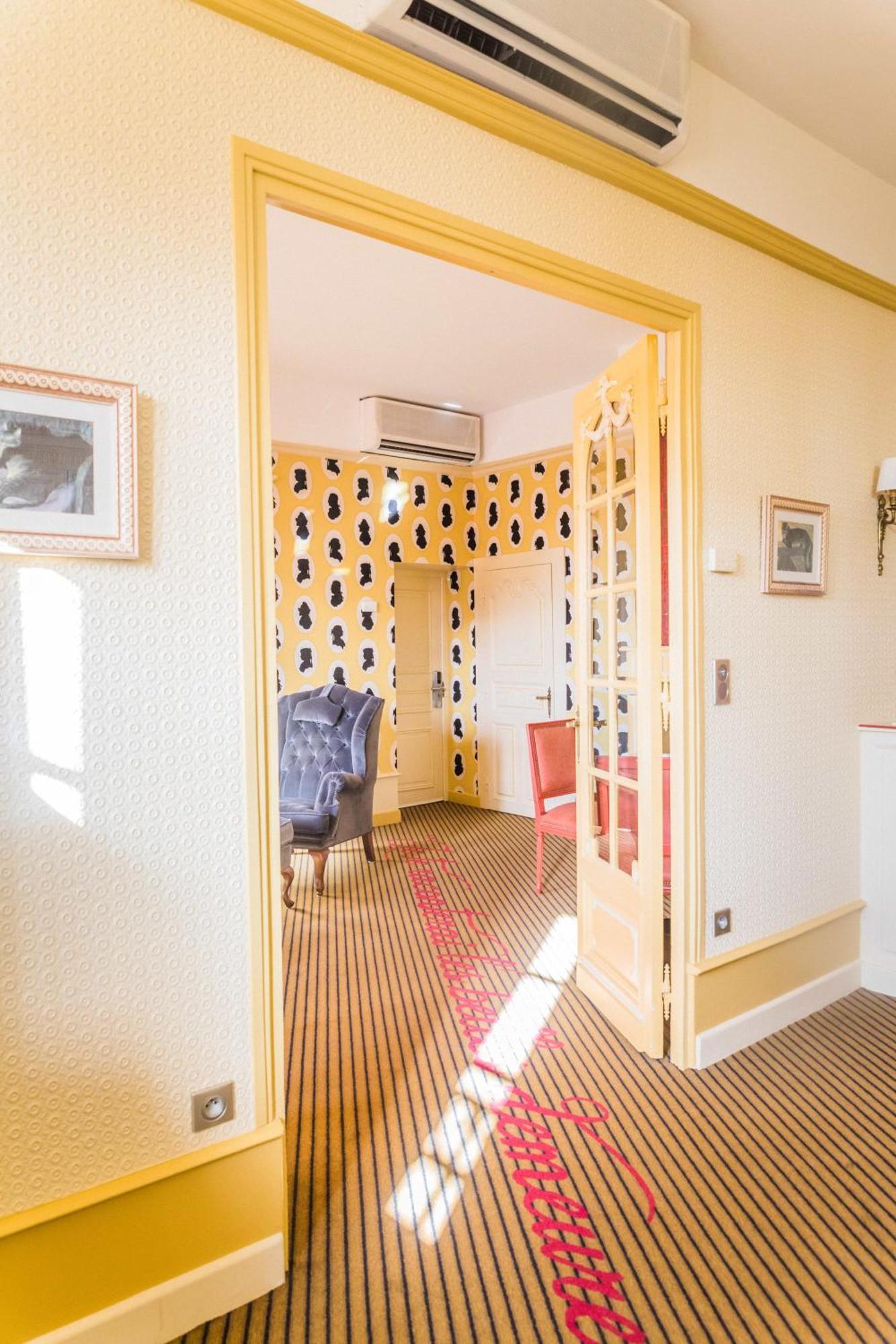 Chateau De Castel Novel Boutique Hotel Varetz Eksteriør billede